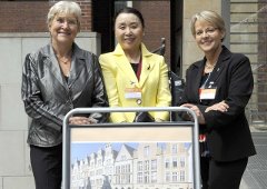 Dr. Waltraud Diekhaus, Vice President Central Europe MWIA, Prof. Atsuko Heshiki, President Medical Women's International Association, Dr. Regine Rapp-Engels, President of the German Medical Women's Association