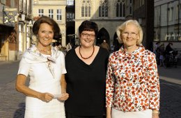International Scientific Committee: Prof. Dr. Marianne Schrader, Prof. Dr. Bettina Pfleiderer (Chair), Dr. Astrid Bühren (President of Honor of the German Medical Women's Association)